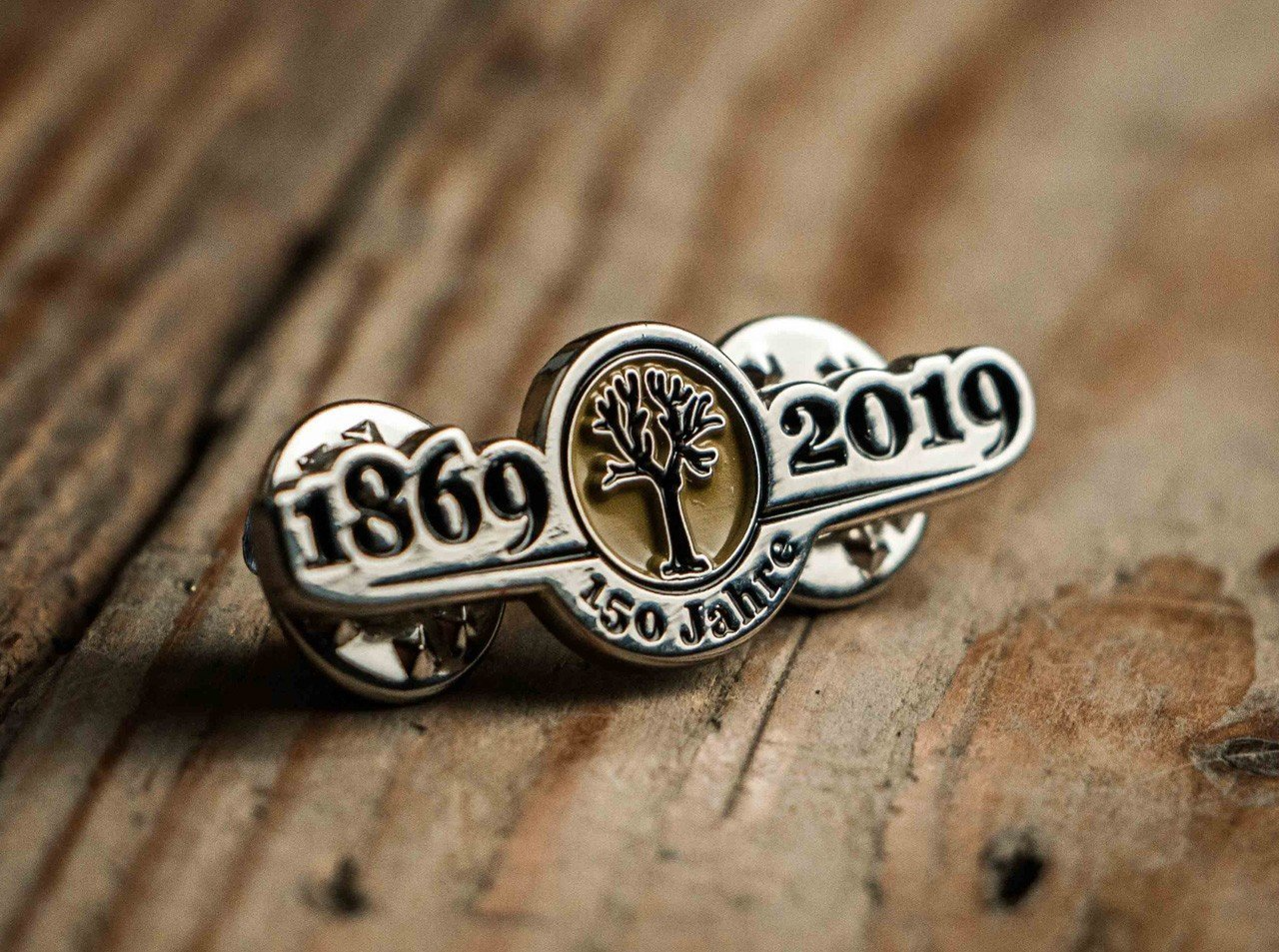 BO-090151 FOX Anniversary Pin Anniversary 150