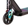 Trotinetă stunt HS002 Abisal NEO, roți de 100 mm, punte din aluminiu, ghidon T‑bar, greutate 3.8 kg, monobloc, pentru stradă și park