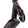 Trotinetă stunt HS002 Abisal NEO, roți de 100 mm, punte din aluminiu, ghidon T‑bar, greutate 3.8 kg, monobloc, pentru stradă și park