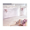 Lenjerie de pat 2 persoane NH Pike Cream cu broderie: cuvertura de pat, cearsaf, 4 huse p/u perna Lenjerie de pat 2 persoane NH Pike Cream cu broderie: cuvertura de pat, cearsaf, 4 huse p/u perna