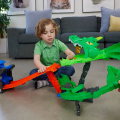 Игровой набор Hot Wheels «Разрушение Дракона» с 2 машинками Monster Trucks 1:64 Игровой набор Hot Wheels «Разрушение Дракона» с 2 машинками Monster Trucks 1:64