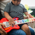 Chitara Baby Einstein „Împreună, în melodia chitarei” Chitara Baby Einstein „Împreună, în melodia chitarei”