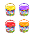 Set de aluat pentru modelare Play dough în găletușă, 6 culori x 15 g, 4 modele. Set de aluat pentru modelare Play dough în găletușă, 6 culori x 15 g, 4 modele.
