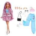 Păpușa Barbie cu 4 ținute, accesorii și păr cu schimbare de culoare Păpușa Barbie cu 4 ținute, accesorii și păr cu schimbare de culoare