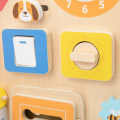 Panou educativ din lemn „Căsuță”, 11 elemente interactive Panou educativ din lemn „Căsuță”, 11 elemente interactive