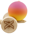 «Kendama Super Sticky X Original», Металлический Подшипник, веревка 62/65 см, King size 7.5 x 6 x 18 см, розово-оранжево-желтый градиент «Kendama Super Sticky X Original», Металлический Подшипник, веревка 62/65 см, King size 7.5 x 6 x 18 см, розово-оранжево-желтый градиент