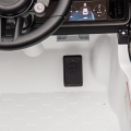 Машина Porsche Cayenne, Аккумулятор 12V7Ah, 2 мотора 25W, EVA колеса, кожаные сидения Машина Porsche Cayenne, Аккумулятор 12V7Ah, 2 мотора 25W, EVA колеса, кожаные сидения