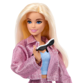 Păpușa Barbie cu 4 ținute, accesorii și păr cu schimbare de culoare Păpușa Barbie cu 4 ținute, accesorii și păr cu schimbare de culoare