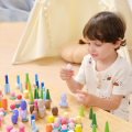 Set educativ din lemn pentru sortare și construcție, 141 piese Set educativ din lemn pentru sortare și construcție, 141 piese