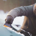 Скребок для машины Fiskars черный