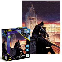 Puzzle „Batman pe acoperiș”, seria Batman, 250 elem. Puzzle „Batman pe acoperiș”, seria Batman, 250 elem.