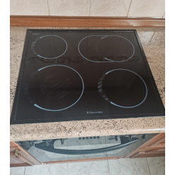Плита Electrolux EIV6344 индукционные зоны.Сенсорное управление.Автоматическое отключение.Черный.