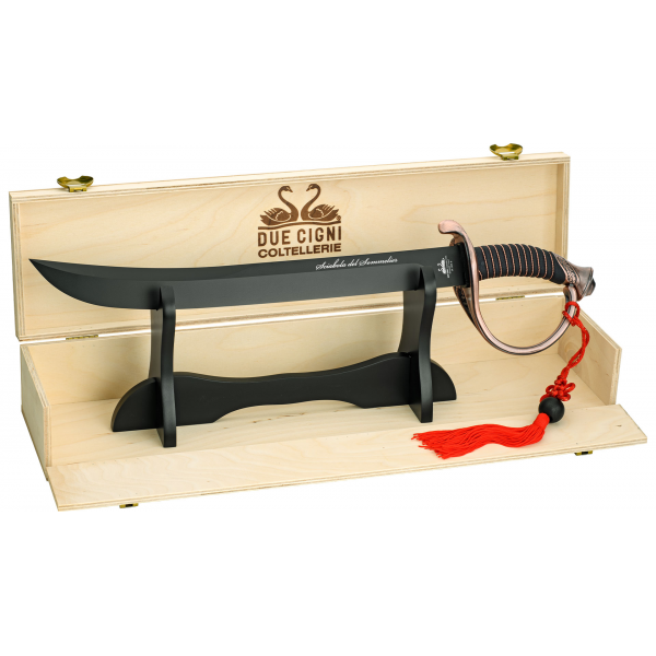 Sabie de somelier, Due Cigni Sommelier’s Sabre 2C 2015 B, cu lamă de 400 mm din oțel UNI X50CrMoV15 (HRC 55‑57), acoperire PTFE‑Idroglider neagră, mâner