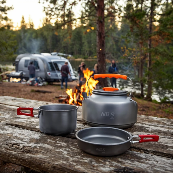 Дорожный чайник с крышкой NC17118 TRAVEL KETTLE WITH LID 1.1 L NILS CAMP