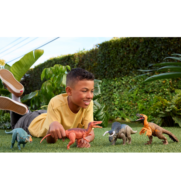 Figurină interactivă de dinozaur „Jurassic World: Wild Roar”, în as. Figurină interactivă de dinozaur „Jurassic World: Wild Roar”, în as.