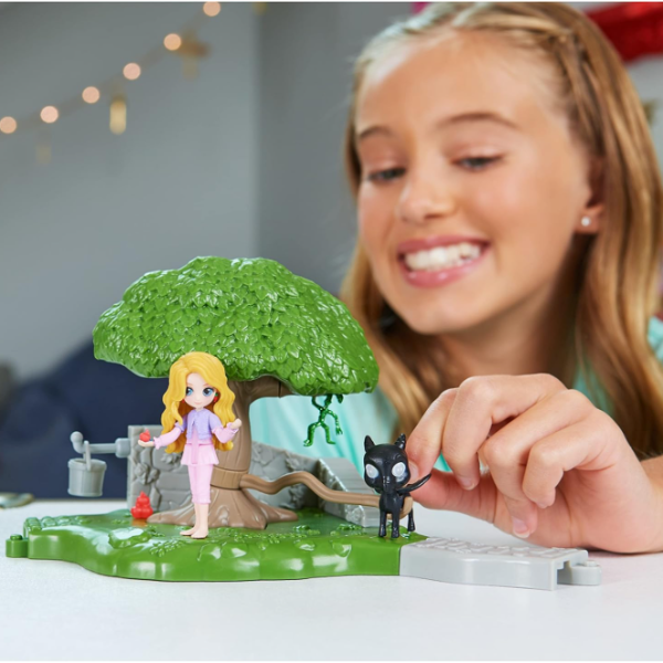 Set de joacă Mini-Clasă Magică cu Luna, seria Harry Potter Set de joacă Mini-Clasă Magică cu Luna, seria Harry Potter