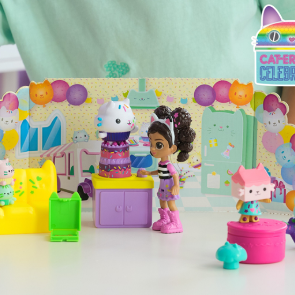 Set de figurine: Cadou aniversar Brioșel, seria „Gabby’s Dollhouse” Set de figurine: Cadou aniversar Brioșel, seria „Gabby’s Dollhouse”