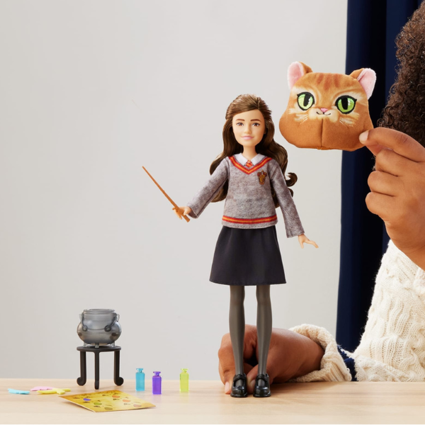Игровой набор Harry Potter «Гермиона Грейнджер и Оборотное зелье» Игровой набор Harry Potter «Гермиона Грейнджер и Оборотное зелье»