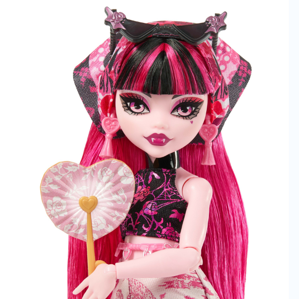 Set de joacă Monster High Skulltimate Secrets „Draculaura”, cu accesorii Set de joacă Monster High Skulltimate Secrets „Draculaura”, cu accesorii
