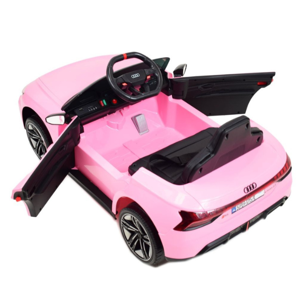 Машина Audi e-tron, Аккумулятор 12V4.5AH, 2 мотора 35W, EVA колеса, кожаные сидения Машина Audi e-tron, Аккумулятор 12V4.5AH, 2 мотора 35W, EVA колеса, кожаные сидения