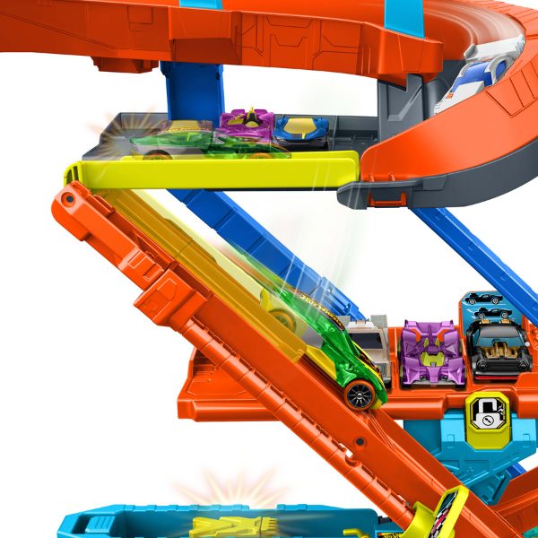 Set de joacă Hot Wheels „Garaj transformabil cu pistă și cascadorii” Set de joacă Hot Wheels „Garaj transformabil cu pistă și cascadorii”