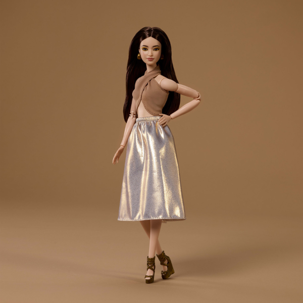 Păpușă de colecție Barbie Basics „Culori neutre” 06 Păpușă de colecție Barbie Basics „Culori neutre” 06