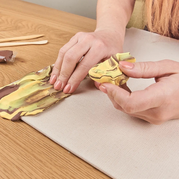 Tablou 3D cu plastilină aerată Air Clay 30×40 сm – Sărutul Tablou 3D cu plastilină aerată Air Clay 30×40 сm – Sărutul