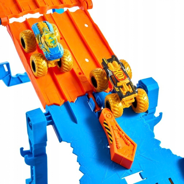 Игровой трек 2 в 1 Hot Wheels Monster Trucks «Dual Terrain Raceway» с 2 машинками Игровой трек 2 в 1 Hot Wheels Monster Trucks «Dual Terrain Raceway» с 2 машинками