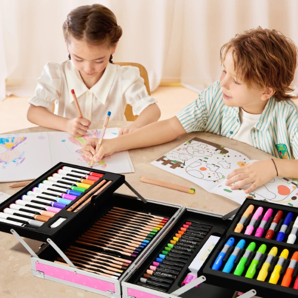 Set pentru desen și creativitate în valiză roz Set pentru desen și creativitate în valiză roz