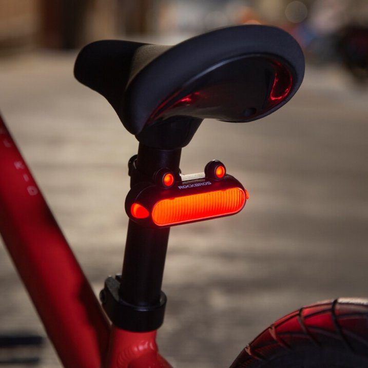 Lanterna spate pentru bicicleta ROCKBROS Frog RFL01, lumina albastra - 24520006001 Lanterna spate pentru bicicleta ROCKBROS Frog RFL01, lumina albastra - 24520006001