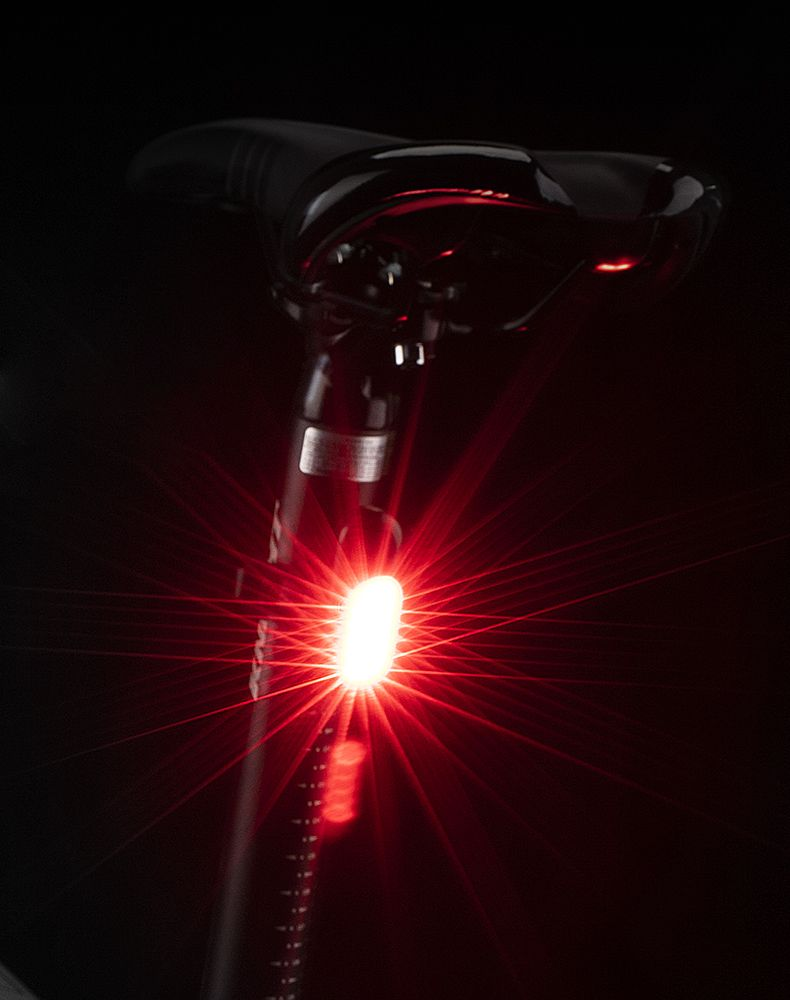 Lanterna spate pentru bicicleta ROCKBROS mini, rosu/alb - PT-6005 Lanterna spate pentru bicicleta ROCKBROS mini, rosu/alb - PT-6005
