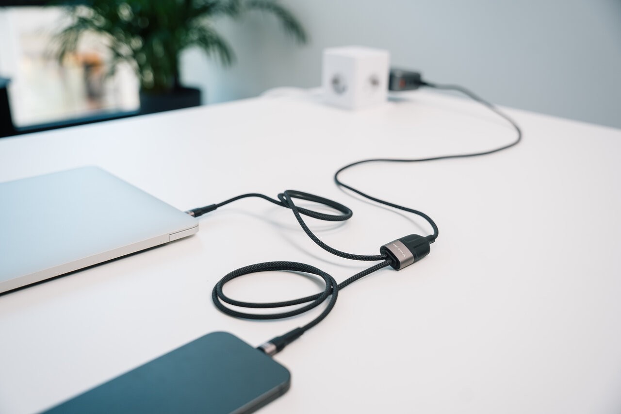 Кабель USB-C to Dual USB-C Verbatim Sync & Charge 100W / 1.5 m Кабель USB-C to Dual USB-C Verbatim Sync & Charge 100W / 1.5 m