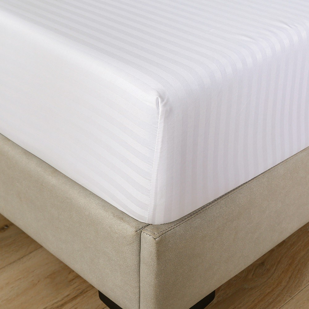 Set de lenjerie pentru pat Relaxe Home Stripe Dreams 200 x 220 cm White Set de lenjerie pentru pat Relaxe Home Stripe Dreams 200 x 220 cm White
