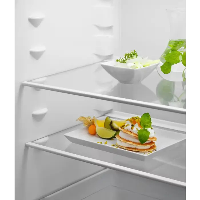 Холодильник Electrolux LND5FE18S Белый - Двухдверный | 177.2 см | 267 л | E Холодильник Electrolux LND5FE18S Белый - Двухдверный | 177.2 см | 267 л | E